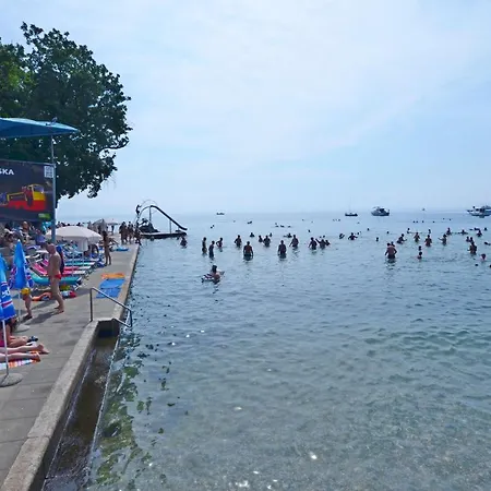 House Pobri Опатия