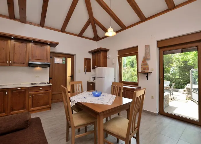 House Pobri Опатия